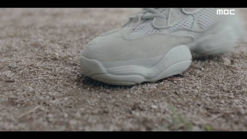 신발 잘 아는 익 ㅠㅠ 이거 뭔 신발이야?ㅠㅠㅠㅠ | 인스티즈