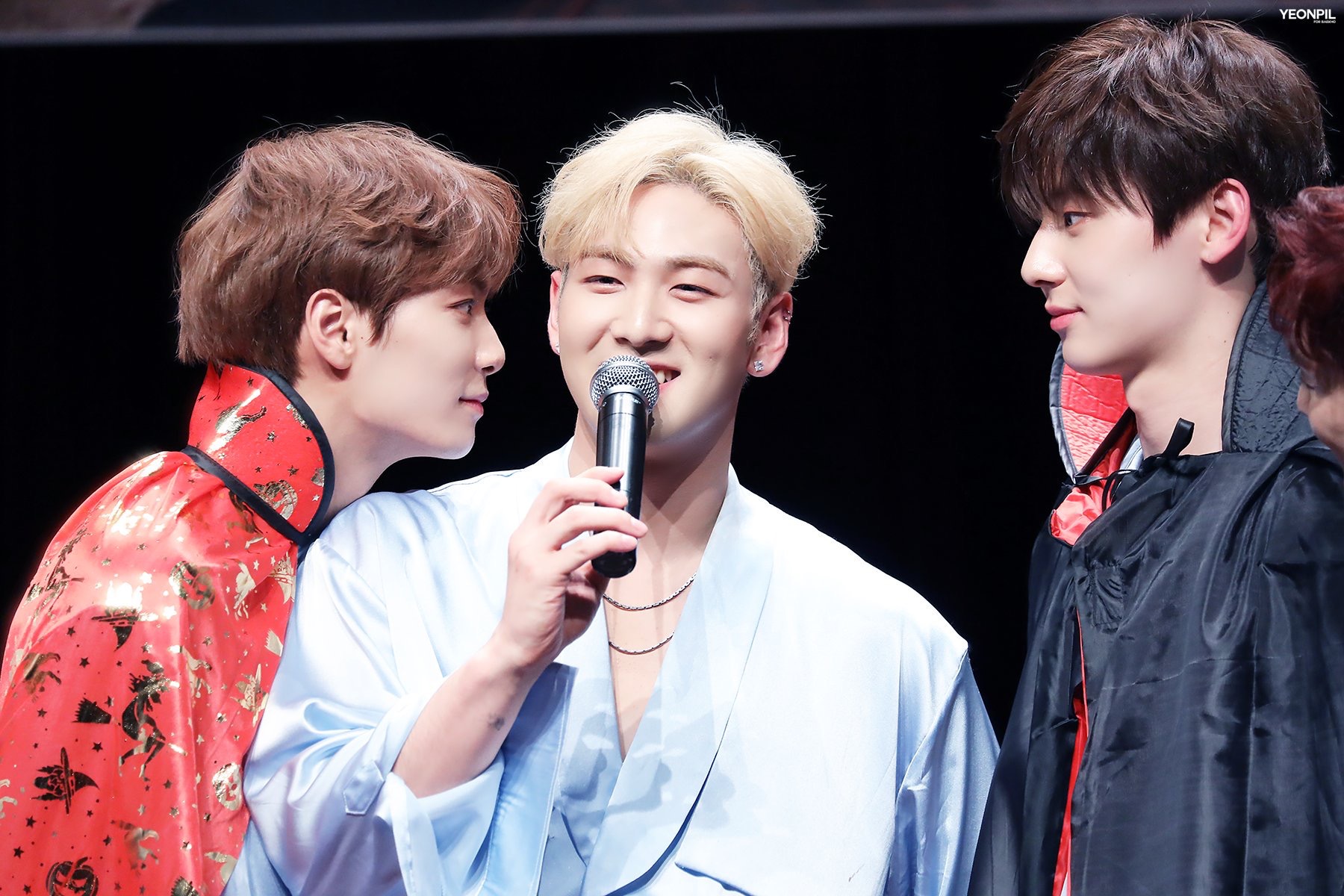 인기글보고 ㅅㅊ하는 리더&셋째 브이앱 (뉴이스트) | 인스티즈