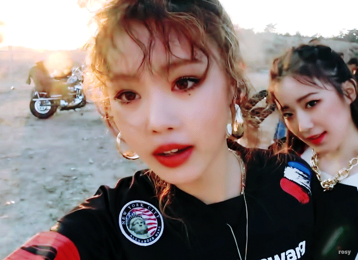 와 서수진 눈 밑점 여러번 뺐었는데 계속 남아있는거래 | 인스티즈