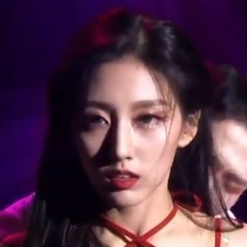 정예인 이때 눈빛 ㄹㅇ 이거다... | 인스티즈