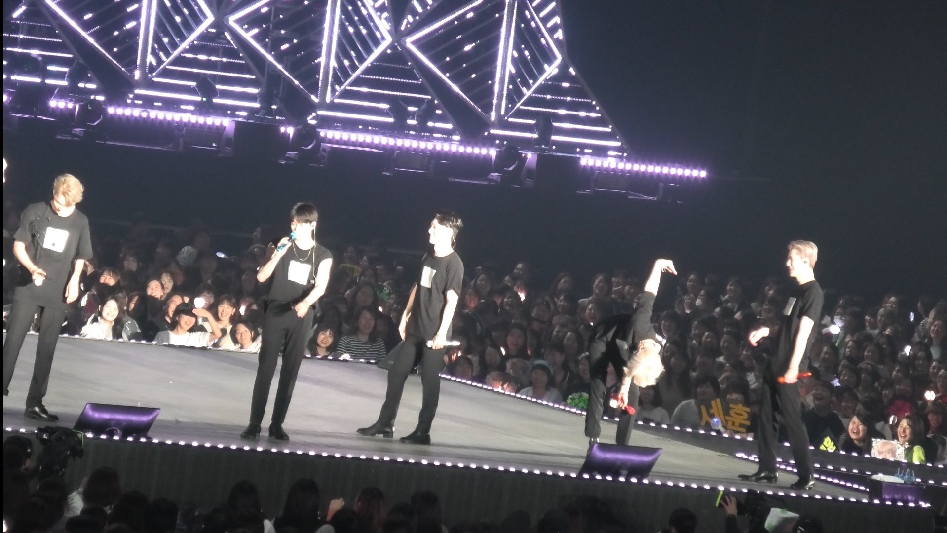 이거 백현 뭐하는거게ㅋㅋㅋㅋㅋㅋㅋㅋ | 인스티즈