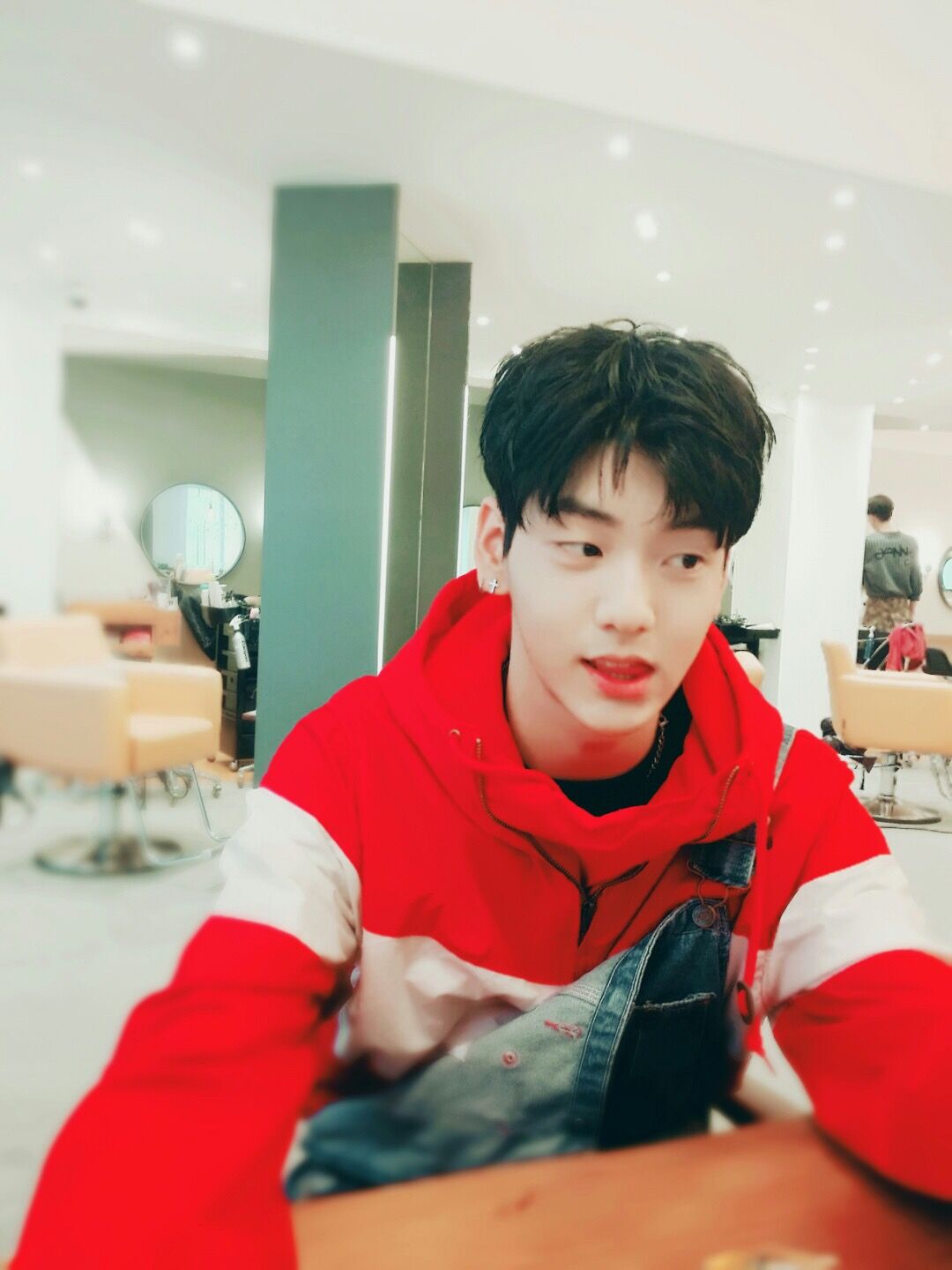 투바투 수빈이 ㄹㅇㄹㅇ정변했더 | 인스티즈