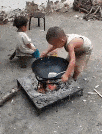 동생에게 밥차려주는 형.gif | 인스티즈