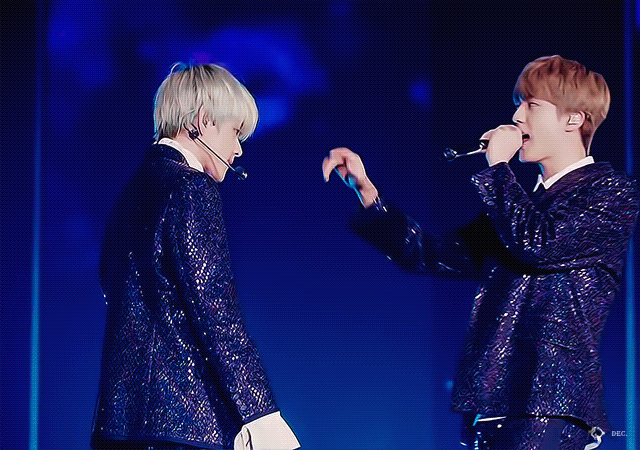 방탄 뷔랑 진 무대에서 모하는거냐고 ㅋㅋㅋㅋㅋ | 인스티즈