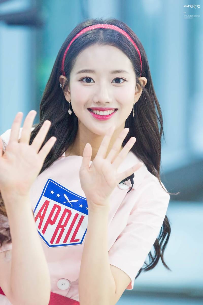 얼굴형이 예쁘면 머리를 귀 뒤로 두쪽 다 넘기는게 더 예쁜거같아 - 인스티즈(instiz) 뷰티 카테고리