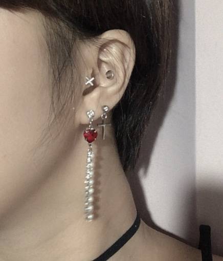 내 피어싱 짱 화려하다 볼래? | 인스티즈