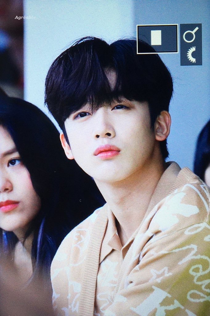 김요한ㅋㅋㅋㅋㅋ눈침침 | 인스티즈