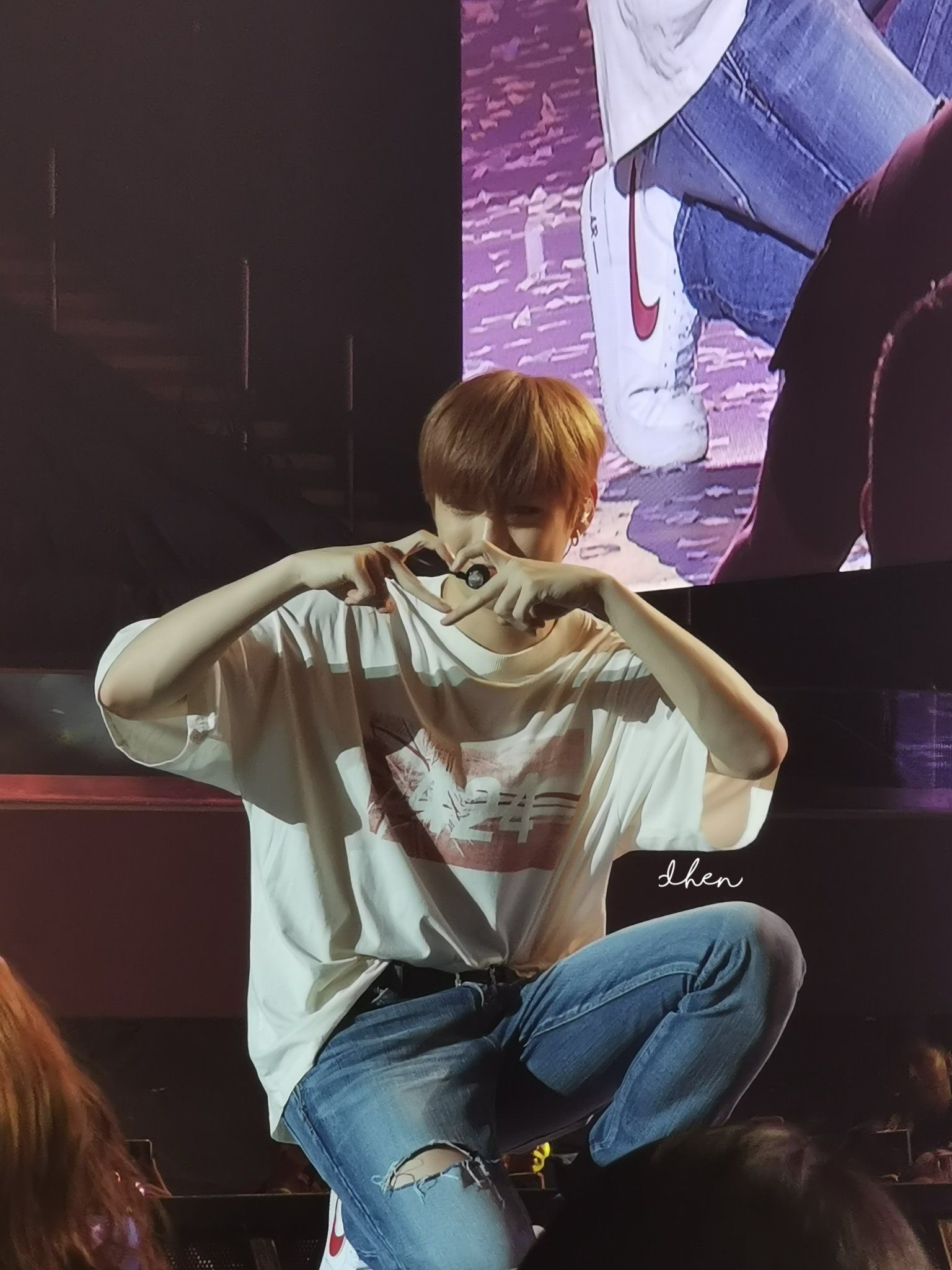 강다니엘이 이벤트 영상보고 자기가 사랑받을 자격이 있는지 모르겠대 | 인스티즈