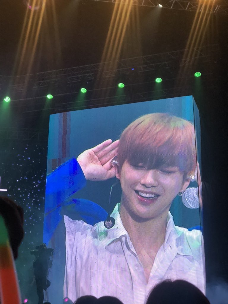 강다니엘이 이벤트 영상보고 자기가 사랑받을 자격이 있는지 모르겠대 | 인스티즈