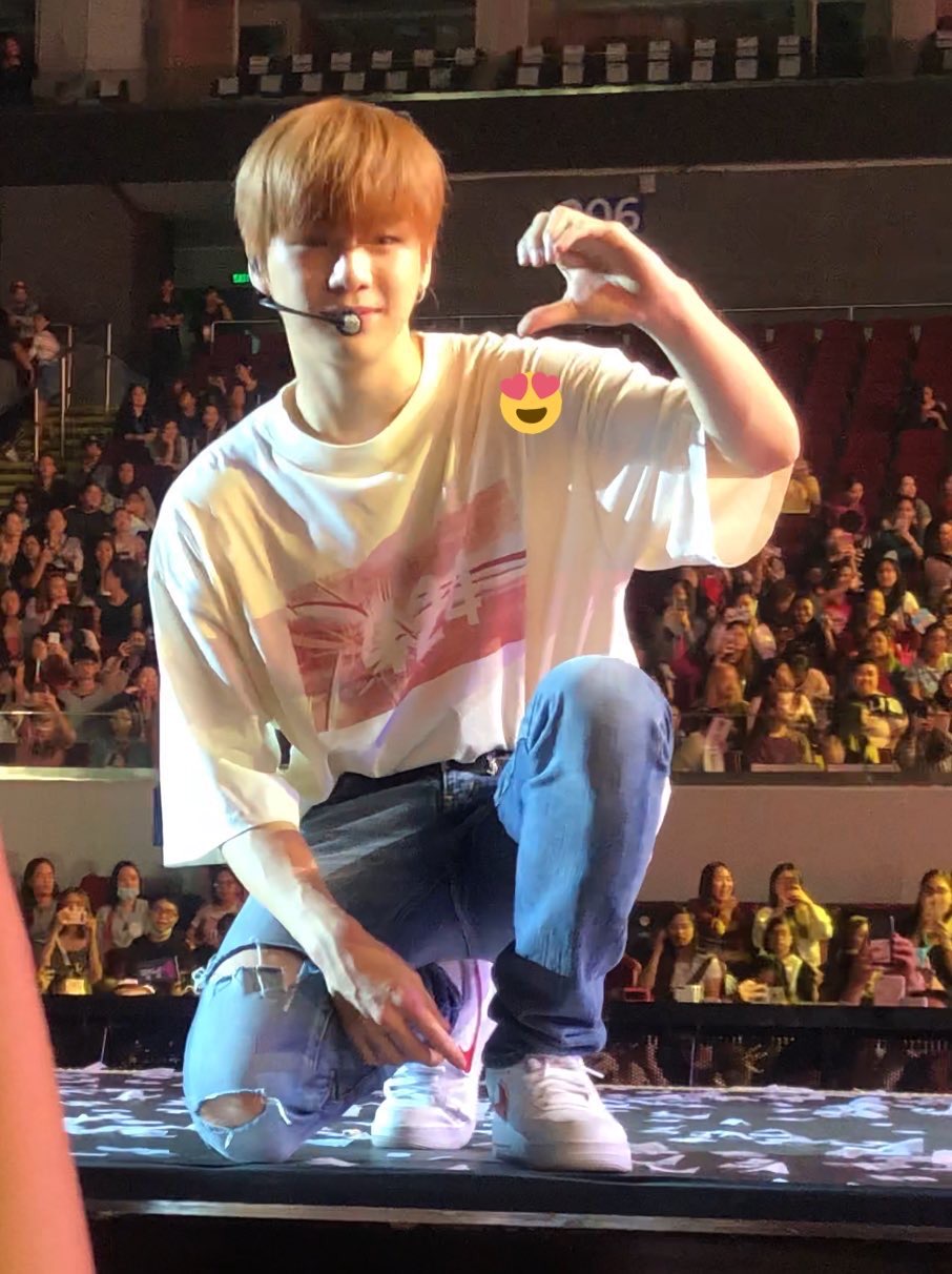 강다니엘이 이벤트 영상보고 자기가 사랑받을 자격이 있는지 모르겠대 | 인스티즈