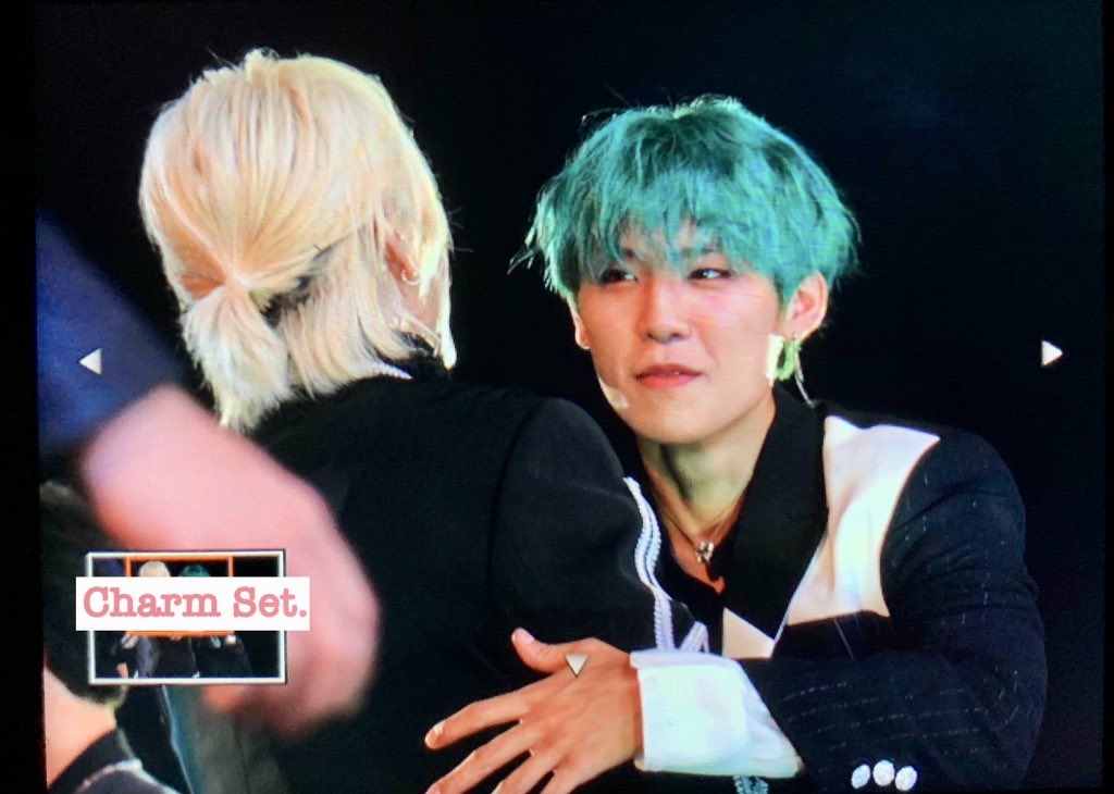 이거 박우진 누구랑 포옹하는거야? | 인스티즈