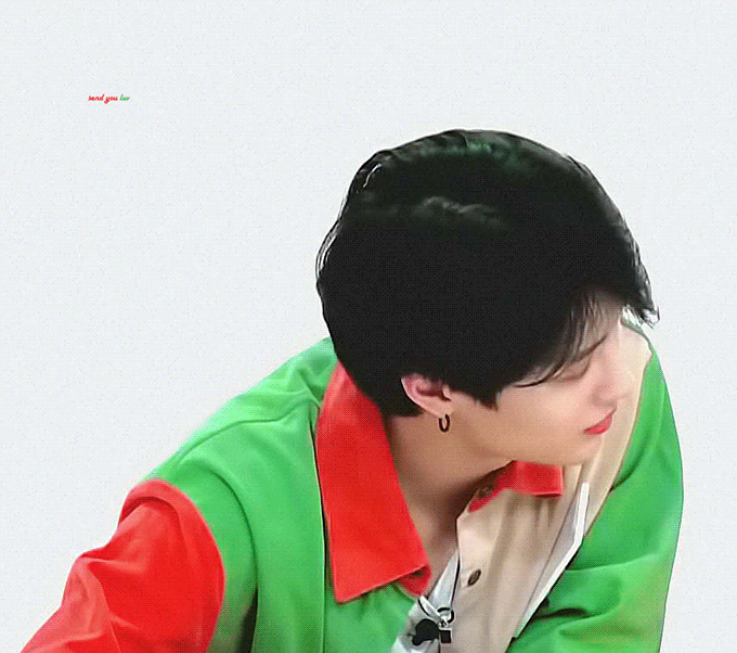 눈이 나쁜 조승연이 무언가를 쳐다보려 할때 | 인스티즈