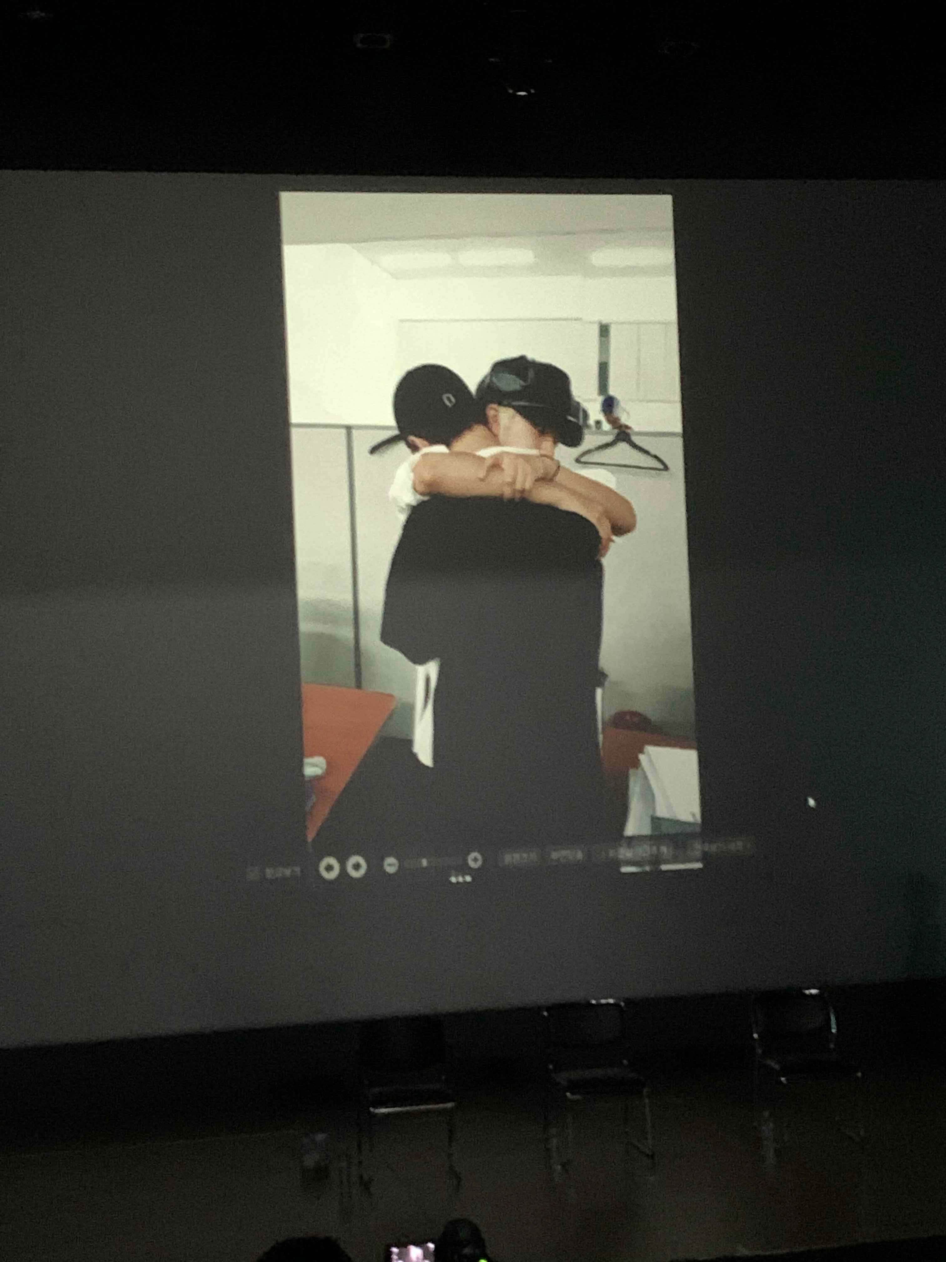 연습할때 힘들어서 서로 안고있었다는데ㅠㅠㅠㅠㅠ | 인스티즈