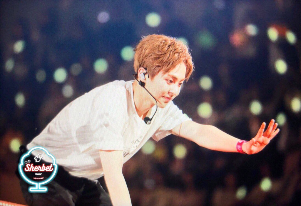 시우민 더러워지는거 싫어하는데 팬들한테 하는것 좀 봐 | 인스티즈