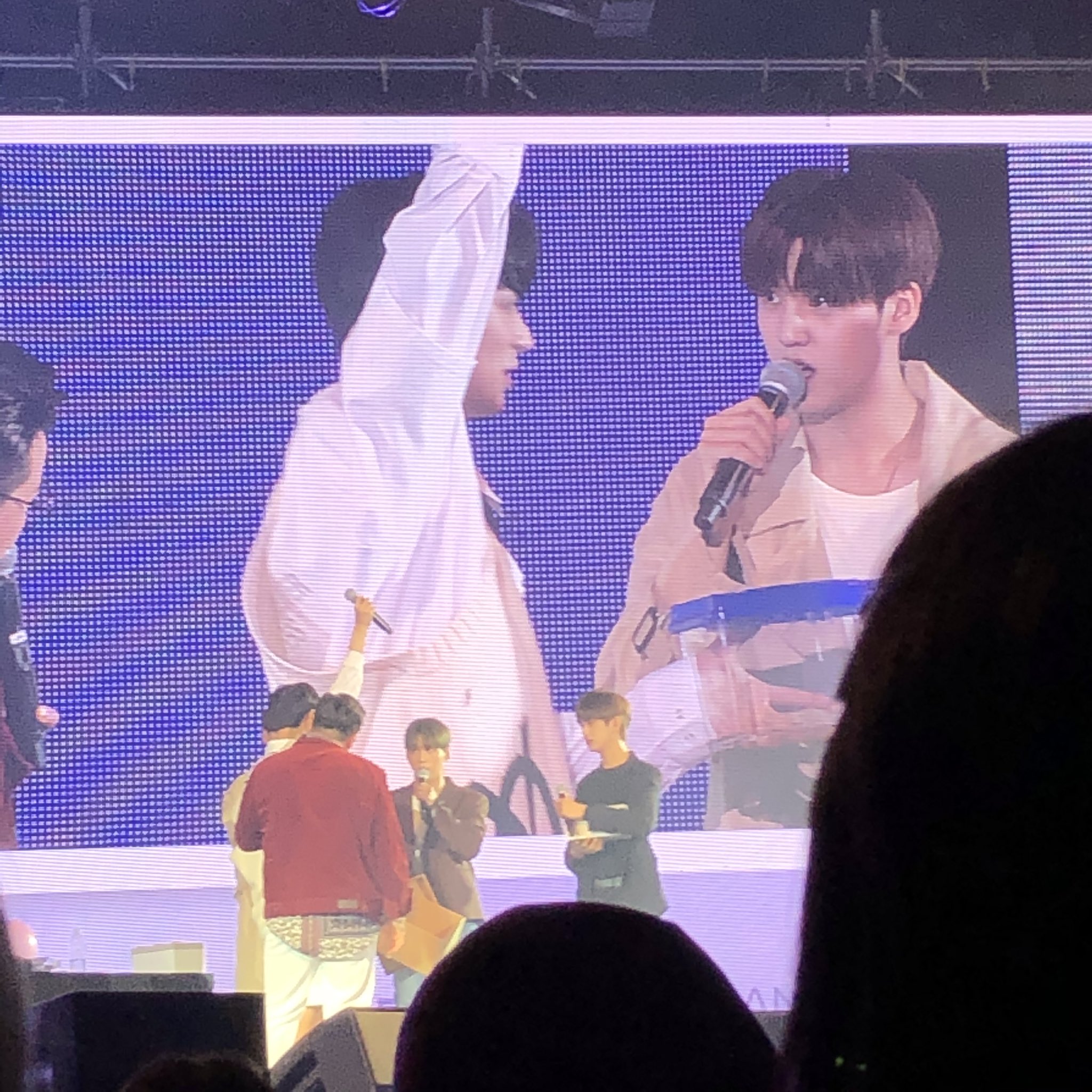 김국헌 송유빈 오늘 병찬이 팬미팅에서 털날리고 왔구낰ㅋㅋㅋ | 인스티즈