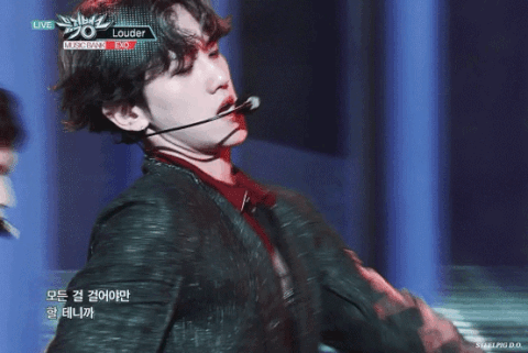 백현은 얼굴에 살 찌고 살 빠지고가 차이가 엄청 크네.. | 인스티즈