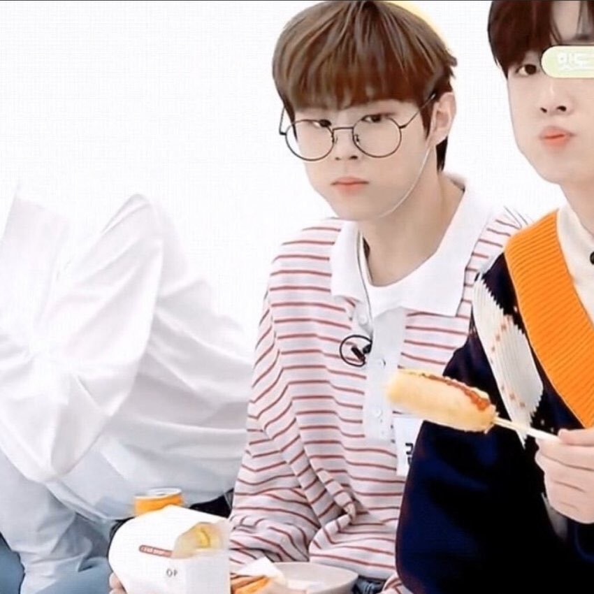 아니 김우석 개말라 인간인데 먹는 거에 왜이렇게까지 진심인거야 | 인스티즈