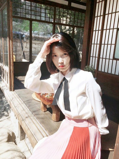 엥 머야 아이유.. 완전히 | 인스티즈