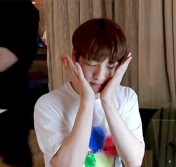 투바투 연준: (휘릭)수비니 읎따 수비니 있다 | 인스티즈