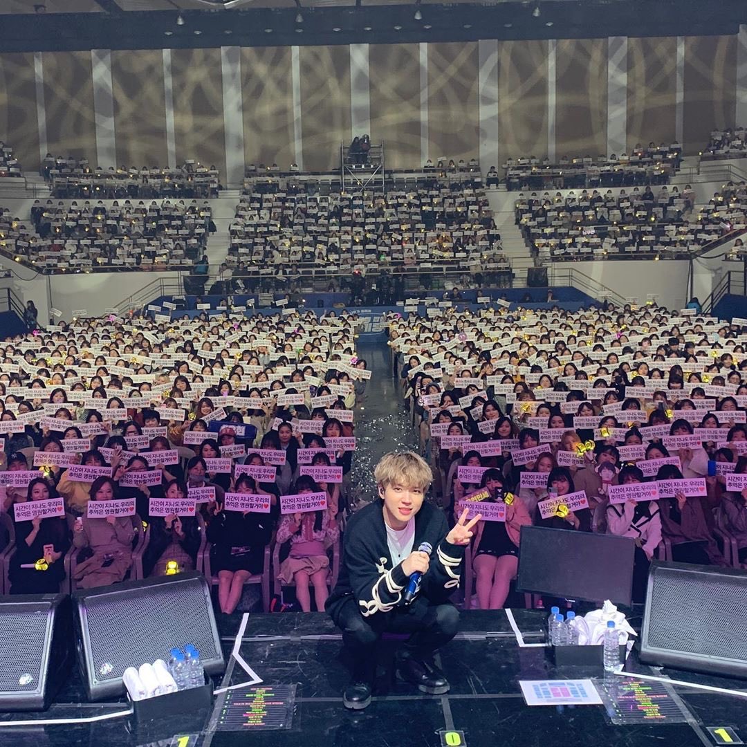 팬들이 구역별로 사진찍어 달라고했을 때 인피니트 남우현의 반응 | 인스티즈