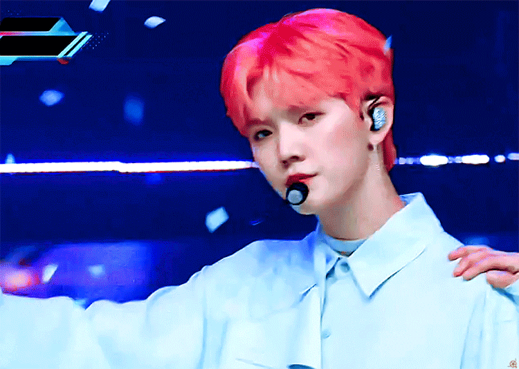 금발 사진이 떠서 금발로 활동할줄 알았는데 자몽핑크색 머리로 컴백한 아이돌 | 인스티즈