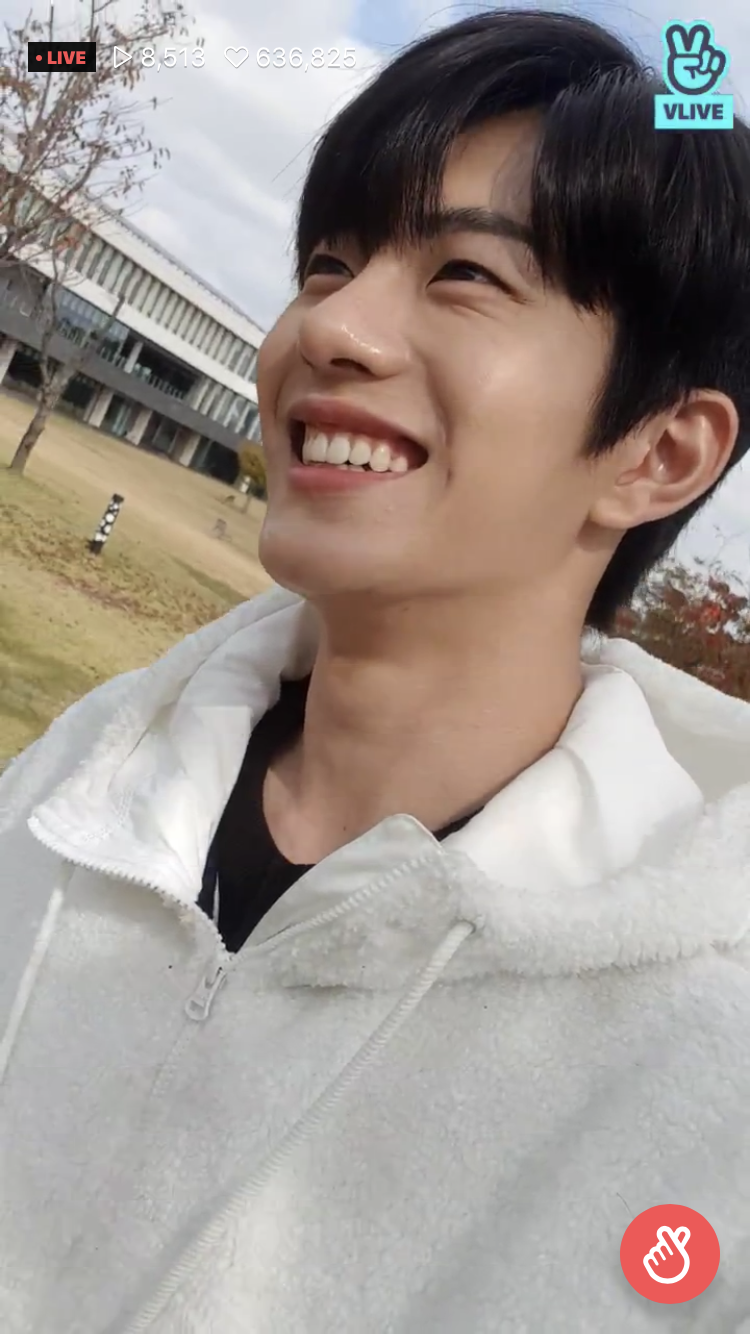 최보민 아침부터 브이앱으로 모든 니스들 영상통화하는 기분 느껴... | 인스티즈