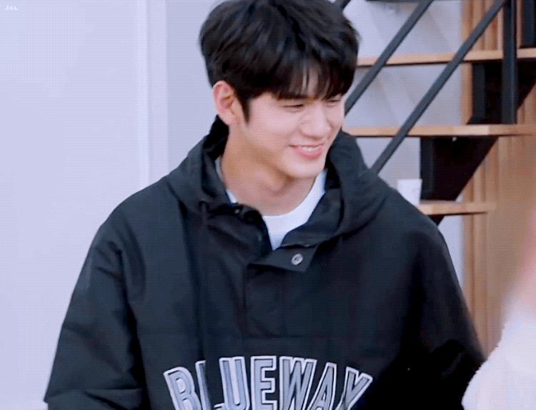 완전 말랑하고 귀여운데 잘생긴 옹성우 볼 사람 | 인스티즈