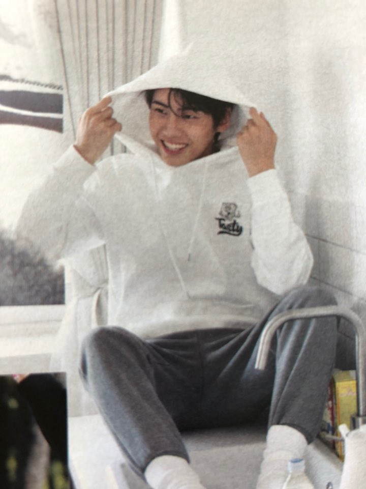 진혁이 후드 박제해💙 | 인스티즈