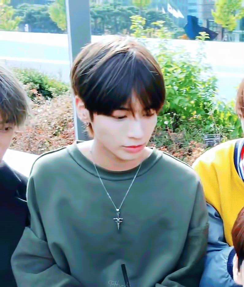 투바투 태현 오늘 브이앱에서 고개 드는데 | 인스티즈