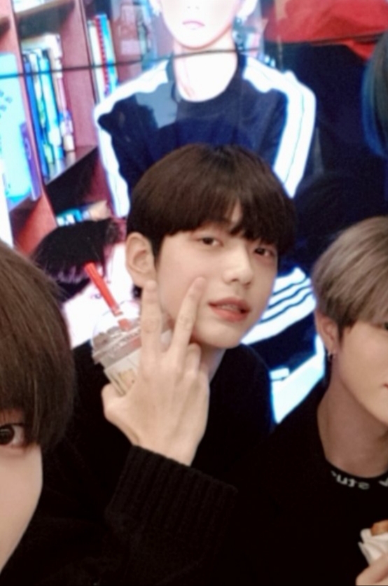 투바투 수빈 앞머리 자른것같지... | 인스티즈