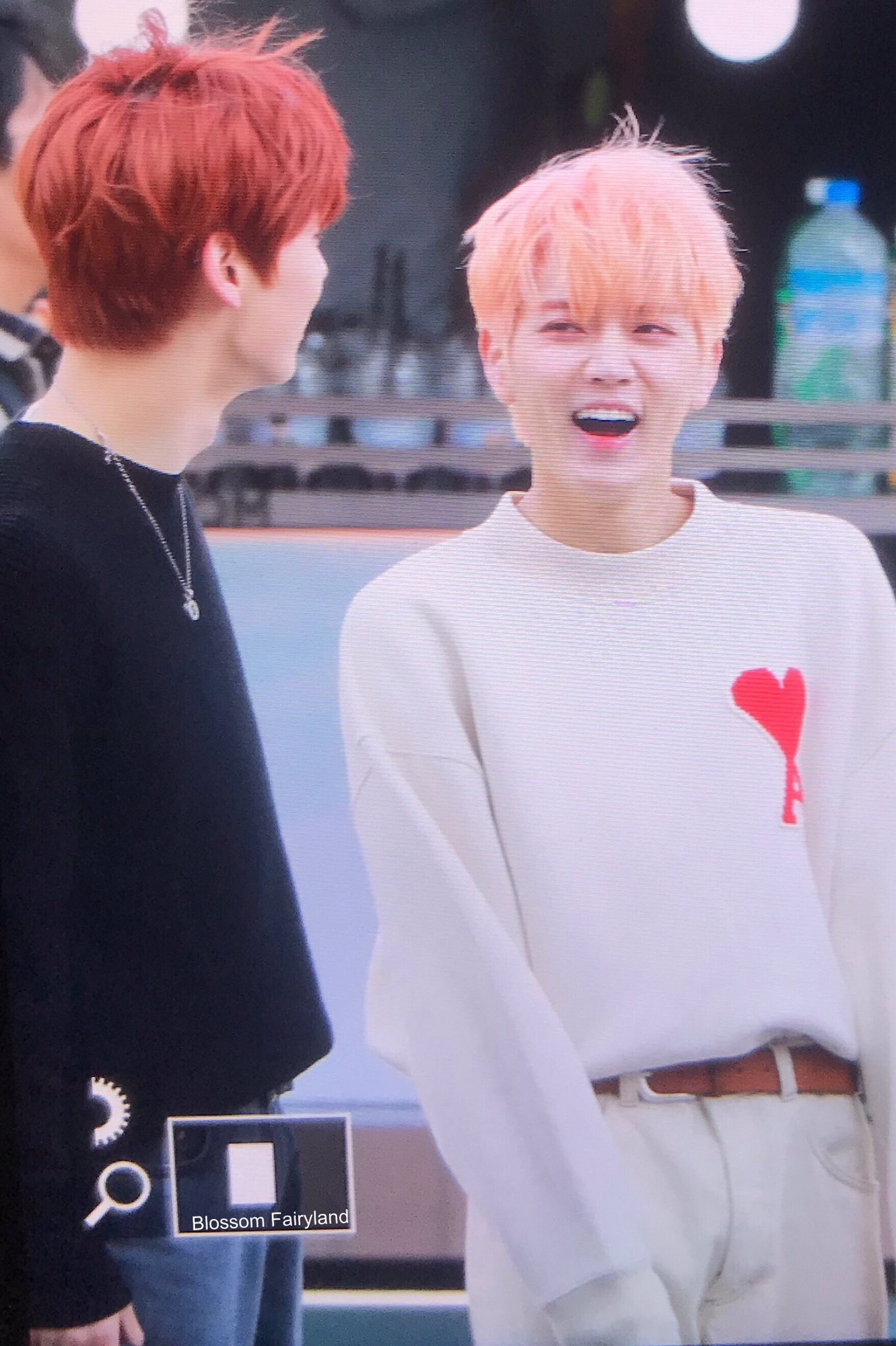 뉴이스트 미니팬미팅에서 팬들이 밍기 추워? 추워? | 인스티즈