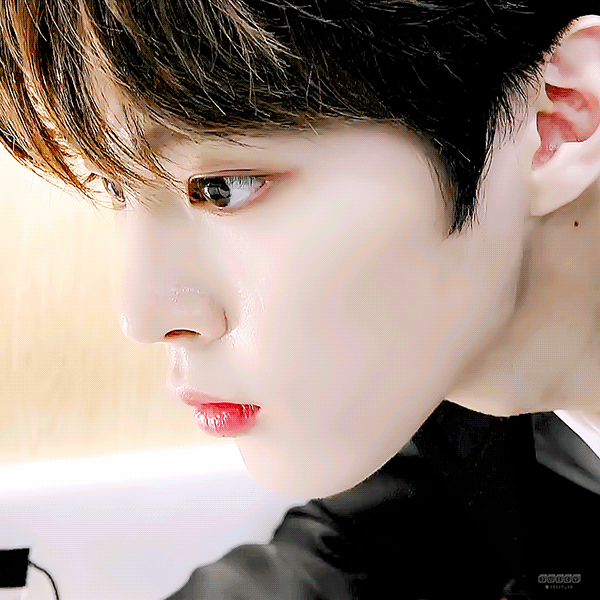 김우석 소취 광고 1번 | 인스티즈