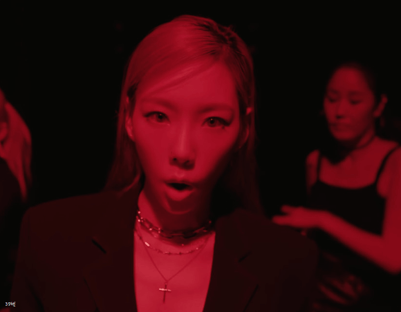 태연이가 시상식 같은데에서 사계부르고 불티 무대한다고 생각해봐 | 인스티즈