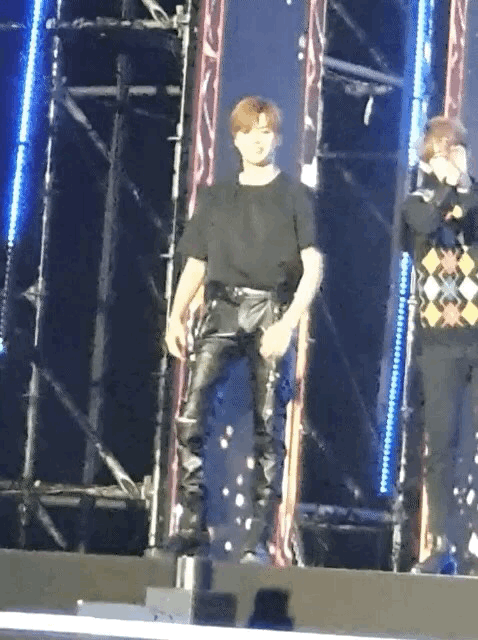 본진이 쳐다보는데 왜 찍지를 못하니 ㅈㅇ강다니엘 | 인스티즈