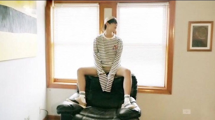 방탄 뷔는 다리도 예쁘네 | 인스티즈