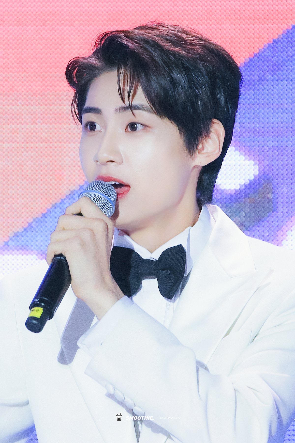 이진혁 이거 뭐 보고 놀란거야?? | 인스티즈