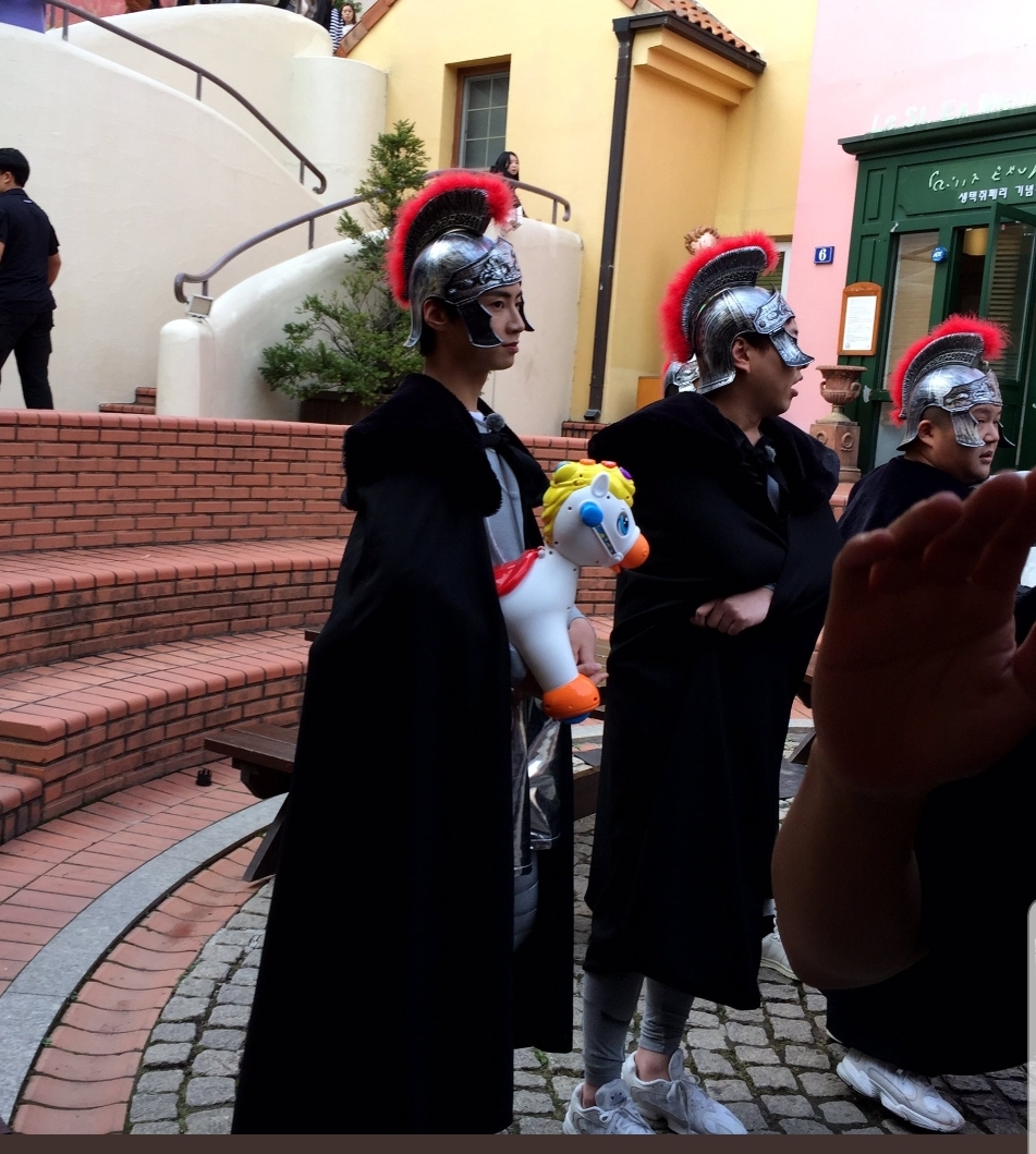 엥? 이진혁님 모하시는거야? | 인스티즈