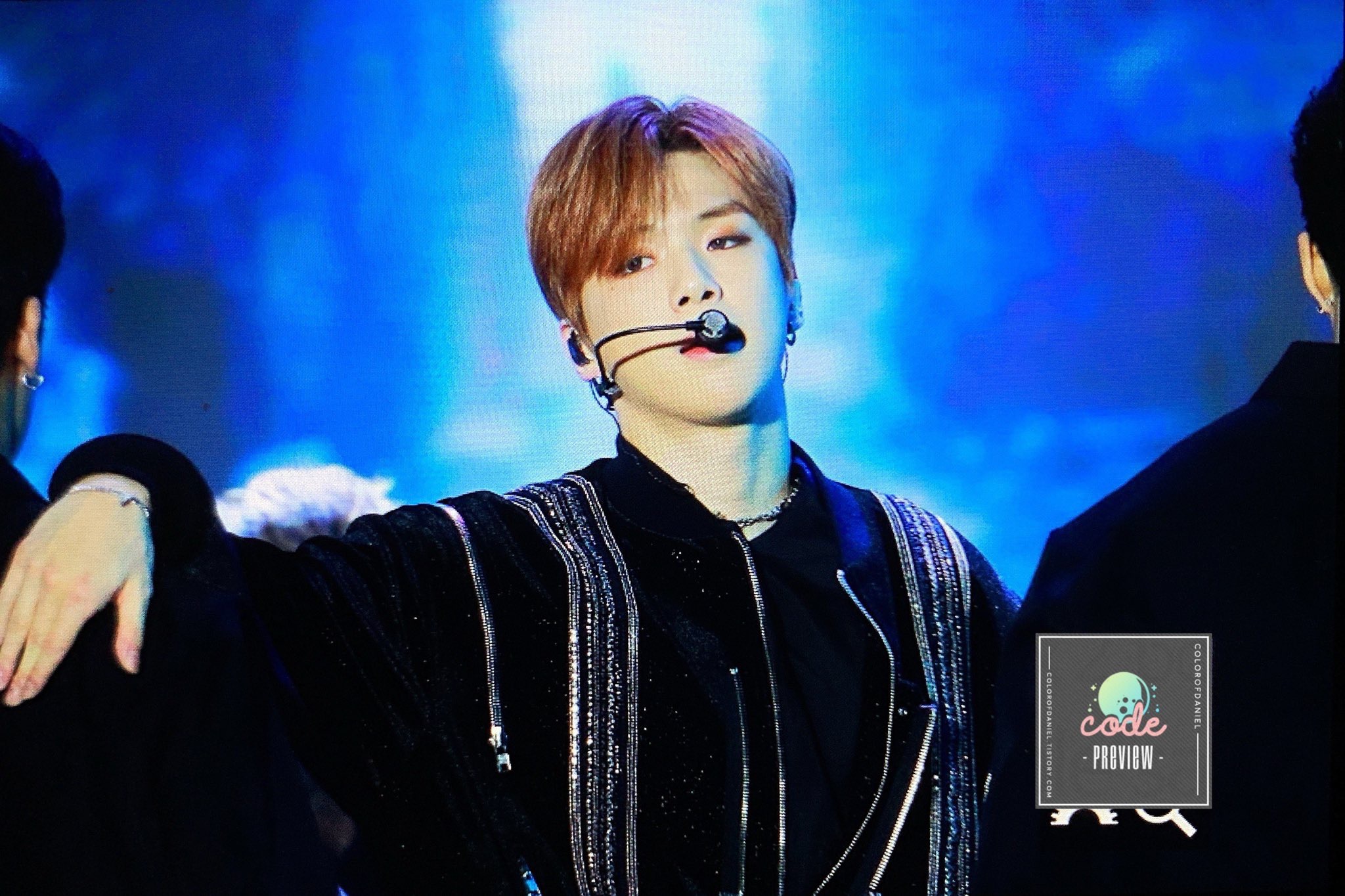 진짜 무대위 싹변하는 눈빛 보여주는 강다니엘 얼마만이냐고 | 인스티즈