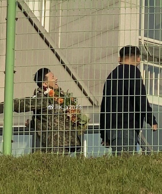 야 지디 이거 누가봐도 신나보인다ㅋㅋㅋㅋㅋㅋㅋ | 인스티즈