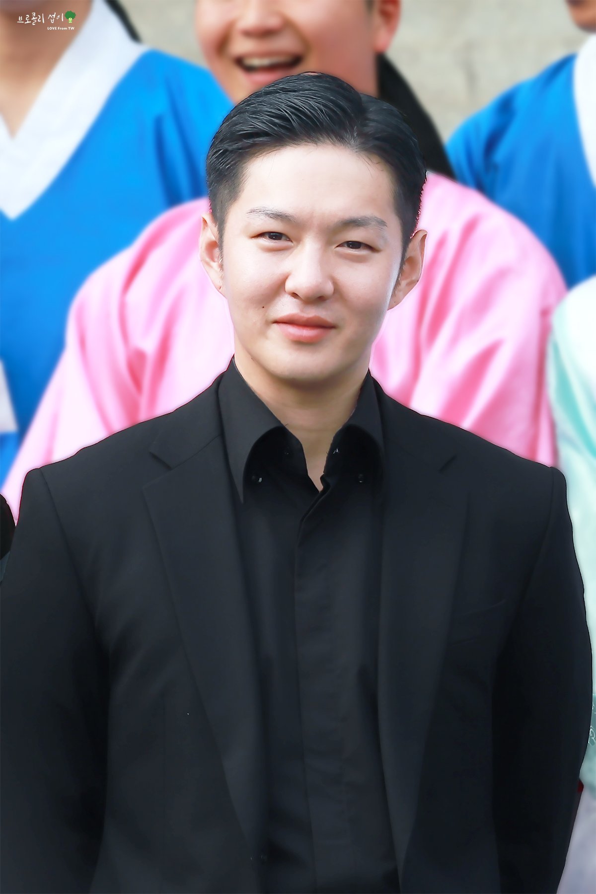 아니 이창섭 이게 8키로 찐거임ㅜㅜㅜ | 인스티즈