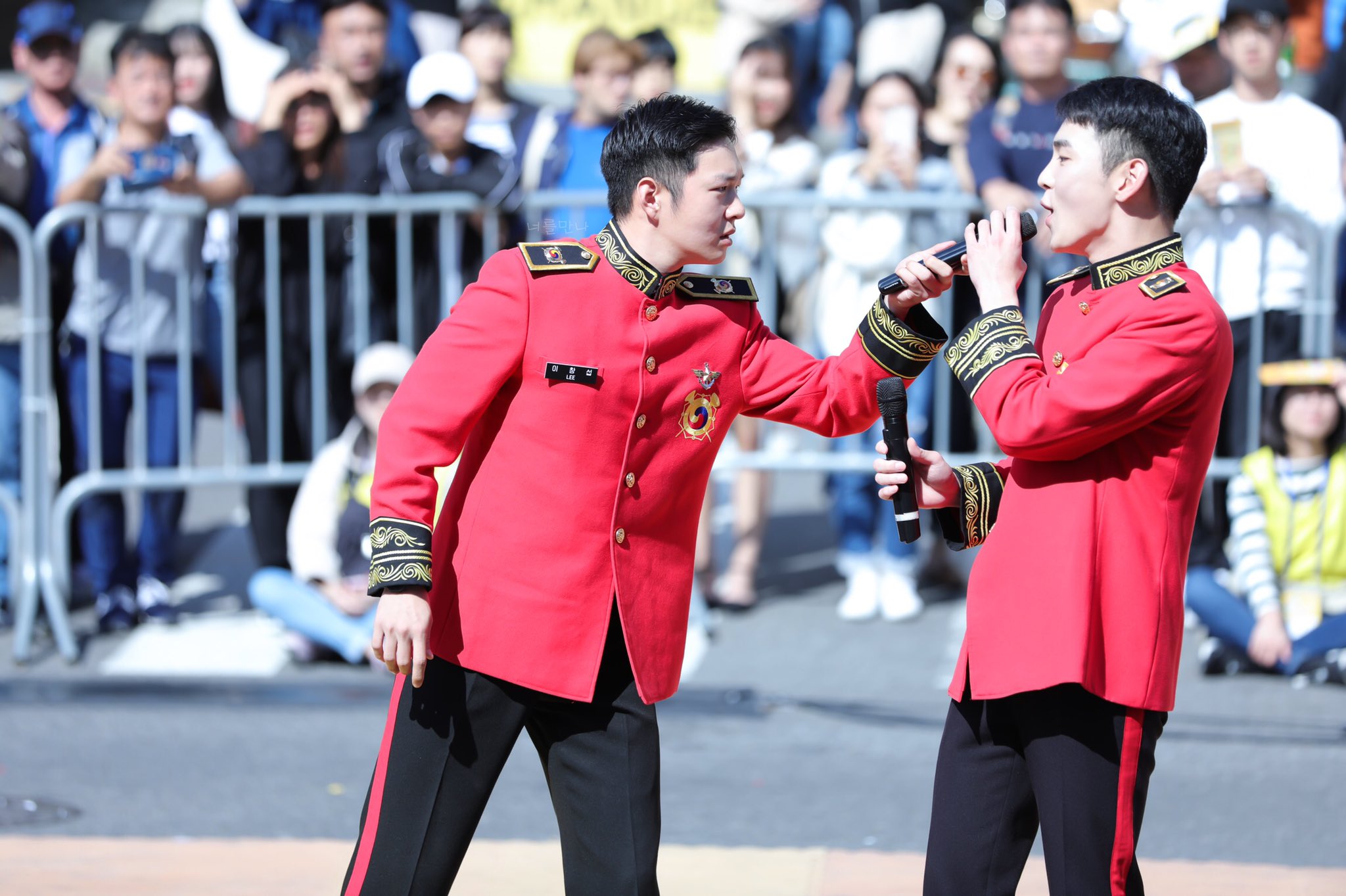 창섭: 기범이는 살이 안찌는데 저는 8키로 쪘어요 | 인스티즈