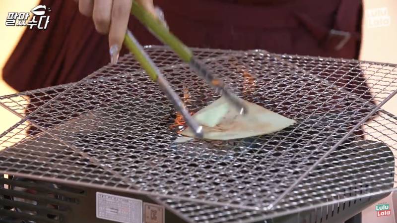 스튜디오에서 불장난하더니 키스까지 하는 문제의 연예인들...jpg | 인스티즈