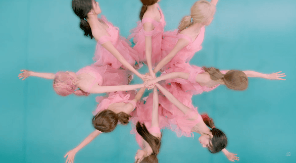 아이즈원 이번앨범 위에서 찍으면 진짜 예쁘겠다 | 인스티즈