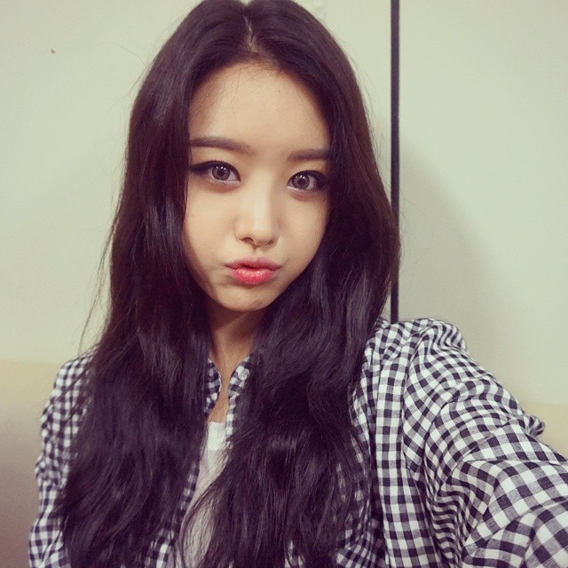 그 시절 송지은 이쁜데 메보까지 하고 | 인스티즈