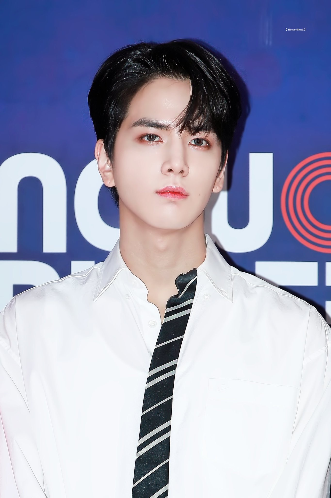 [잡담] 더보이즈 영훈 데뷔 전부터 지금까지 완전 똑같이 생겼는데 | 인스티즈