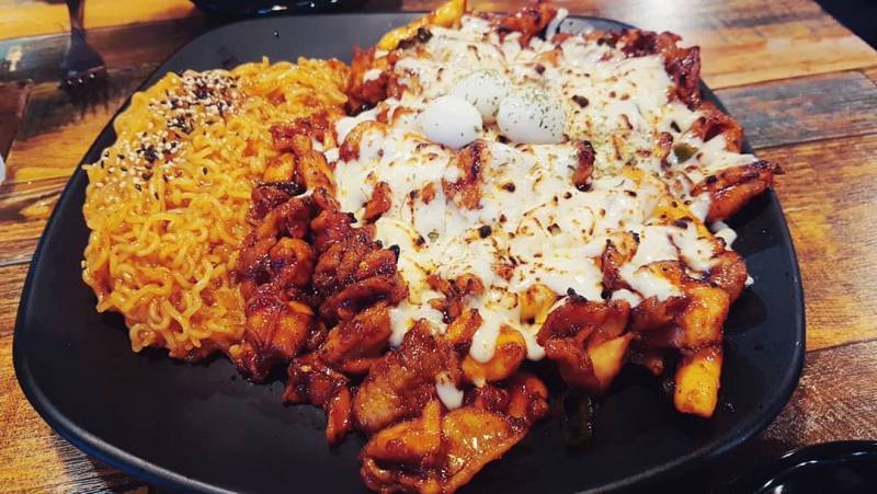 꼬꼬아찌 숯불치킨 비주얼......jpg - 인스티즈(instiz) 이슈 카테고리