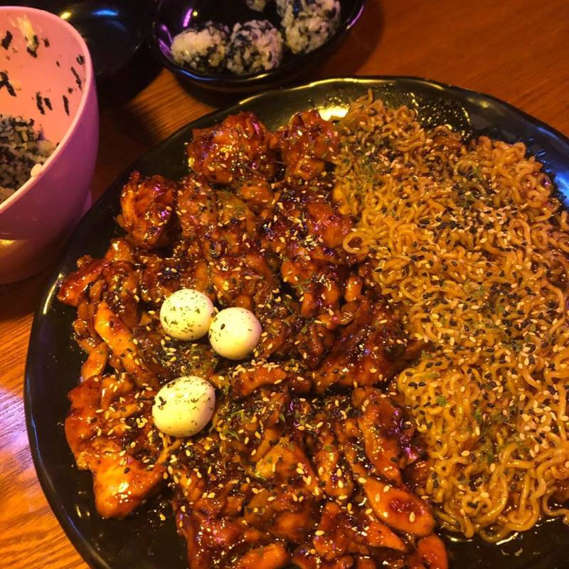 꼬꼬아찌 숯불치킨 비주얼......jpg - 인스티즈(instiz) 이슈 카테고리