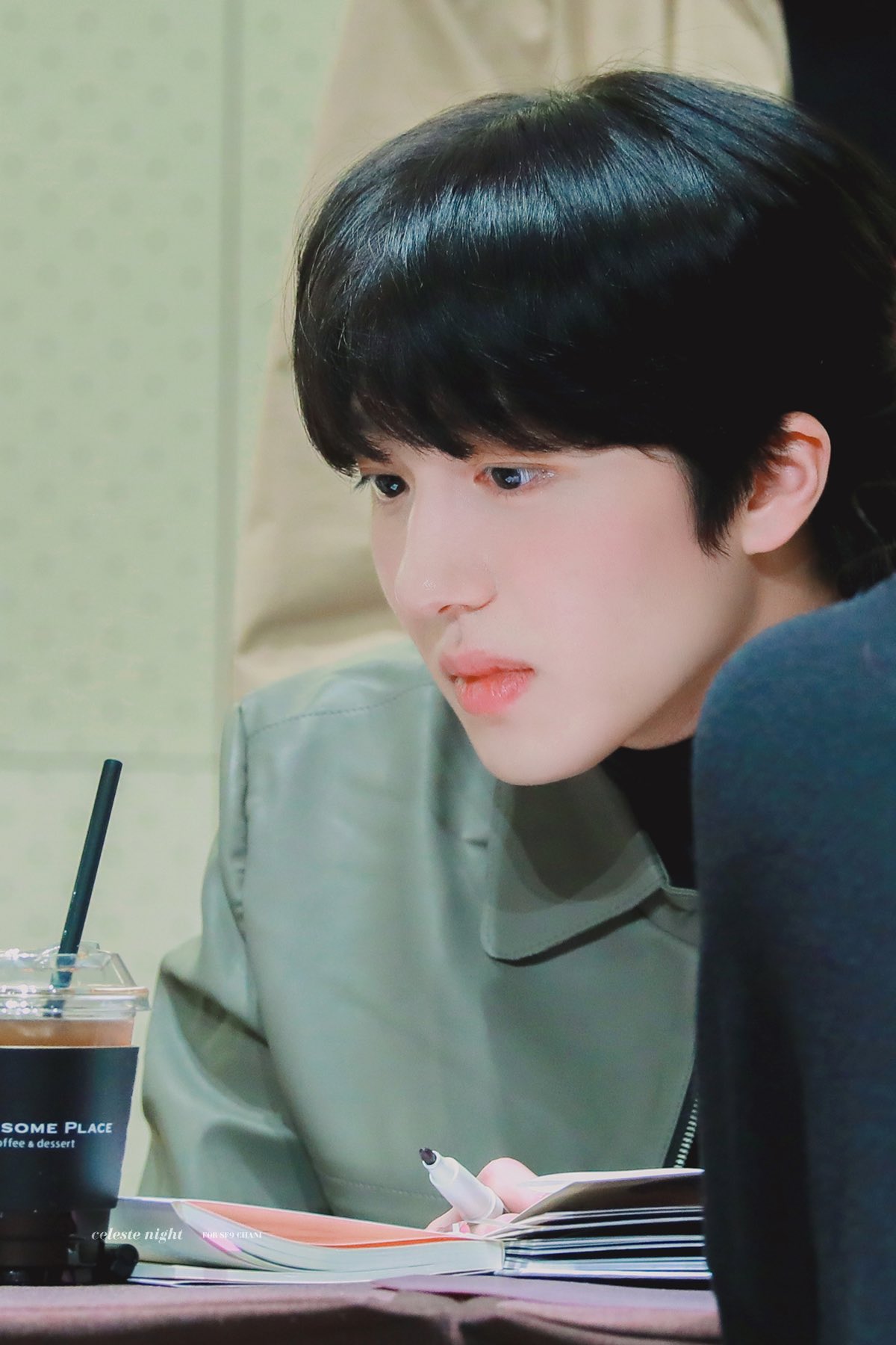 나 얘 얼굴에 자부심 있다 | 인스티즈