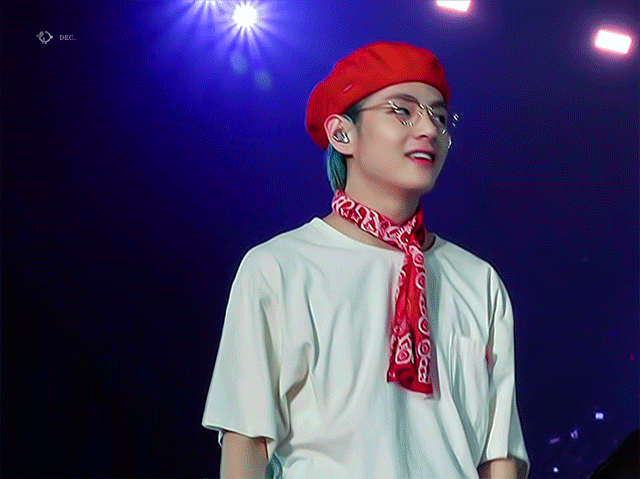 방탄 뷔 진 시그니처 포즈 ㅋㅋ | 인스티즈