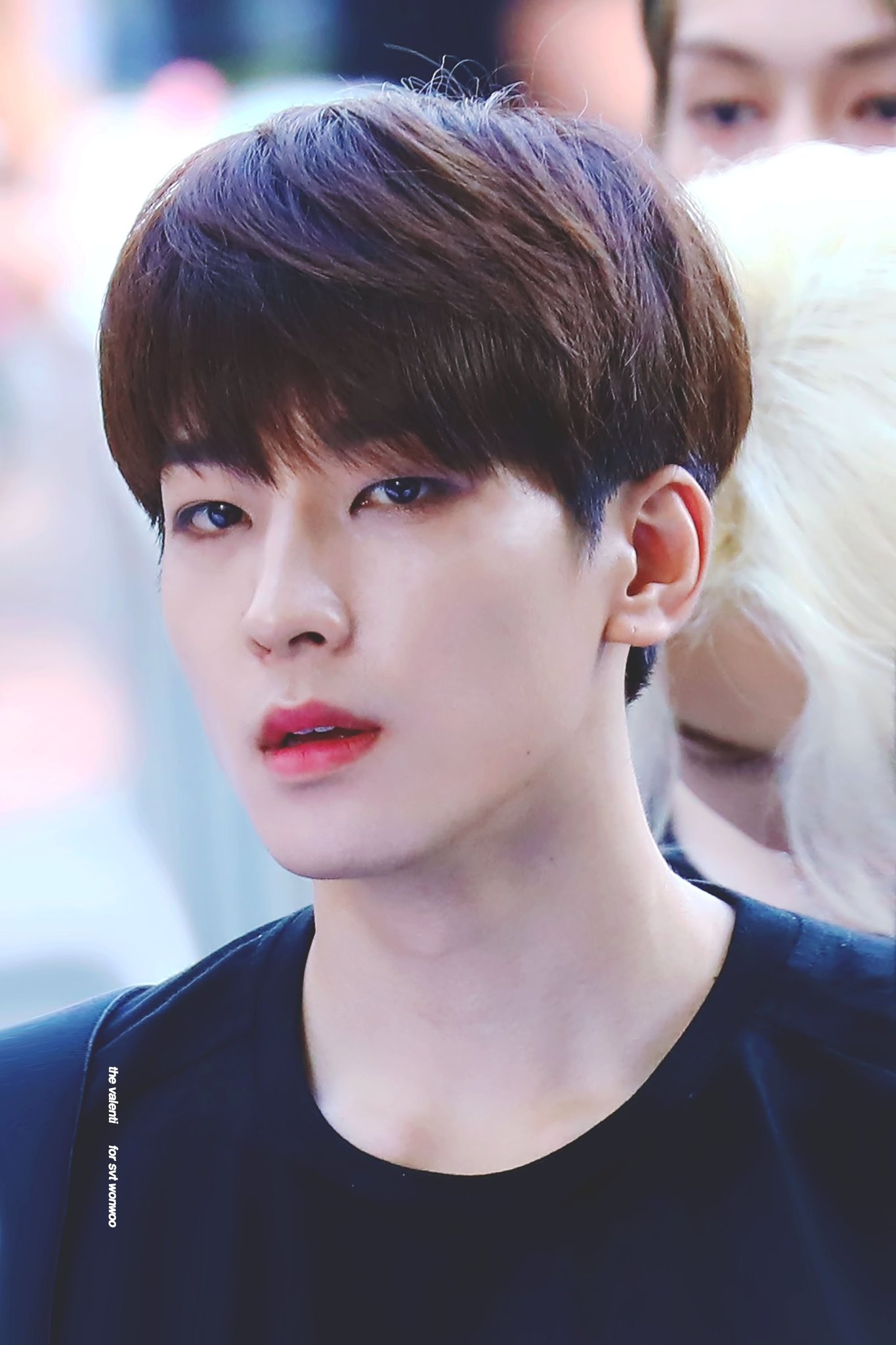 [잡담] 세븐틴 원우 사진 주웠는데 특유의 나른한 분위기 진짜 좋다..ㅜ | 인스티즈